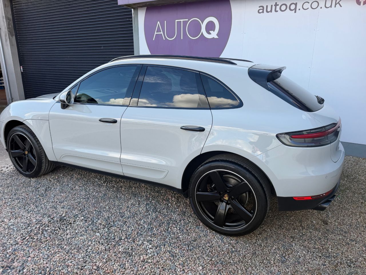 2019 PORSCHE MACAN 2.0T SUV 5dr Petrol PDK 4WD Euro 6 (s/s) (245 ps) - vehicle photo 32 for sale on PureCar