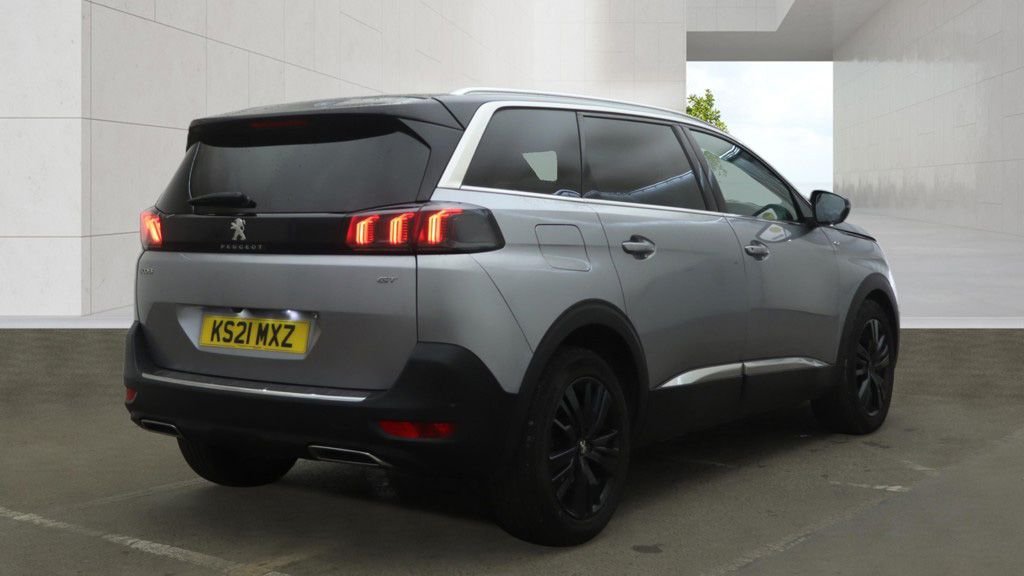 2021 Peugeot 5008 — image 6
