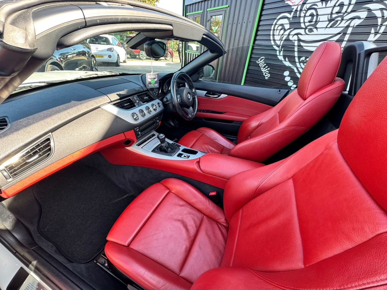 2013 BMW Z4 2.0 28i M Sport Convertible 2dr Petrol Manual sDrive Euro 6 (s/s) (245 ps) - vehicle photo 11 for sale on PureCar