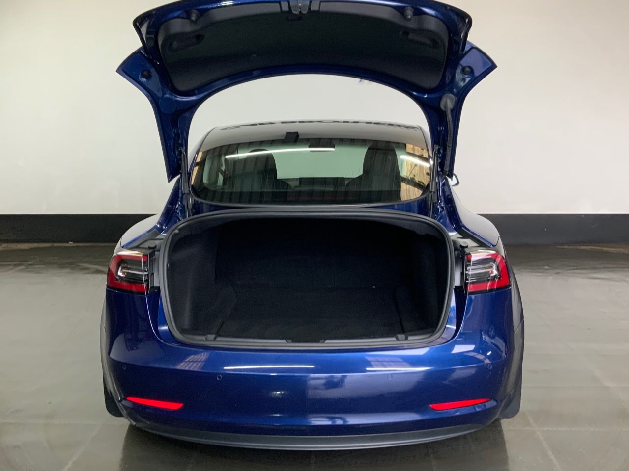 2019 TESLA Model 3 Standard Range Plus Saloon 4dr Electric Auto RWD (241 bhp) - vehicle photo 10 for sale on PureCar