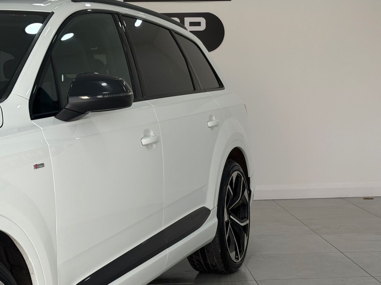 2019 AUDI Q7 S Line - vehicle photo 4 for sale on PureCar