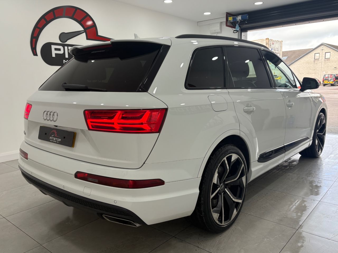 2019 AUDI Q7 S Line - vehicle photo 12 for sale on PureCar