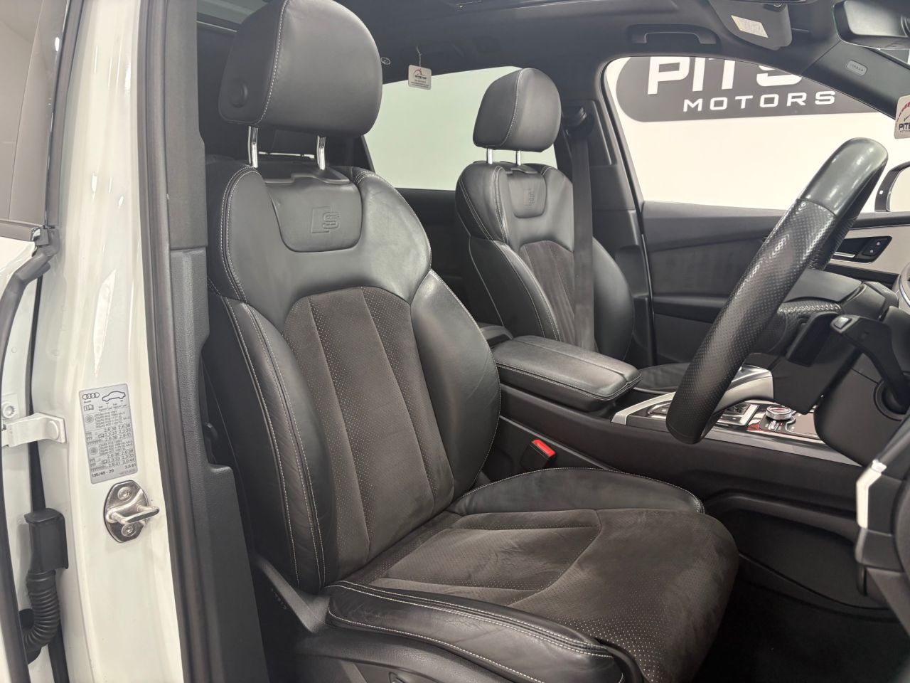 2019 AUDI Q7 S Line - vehicle photo 27 for sale on PureCar