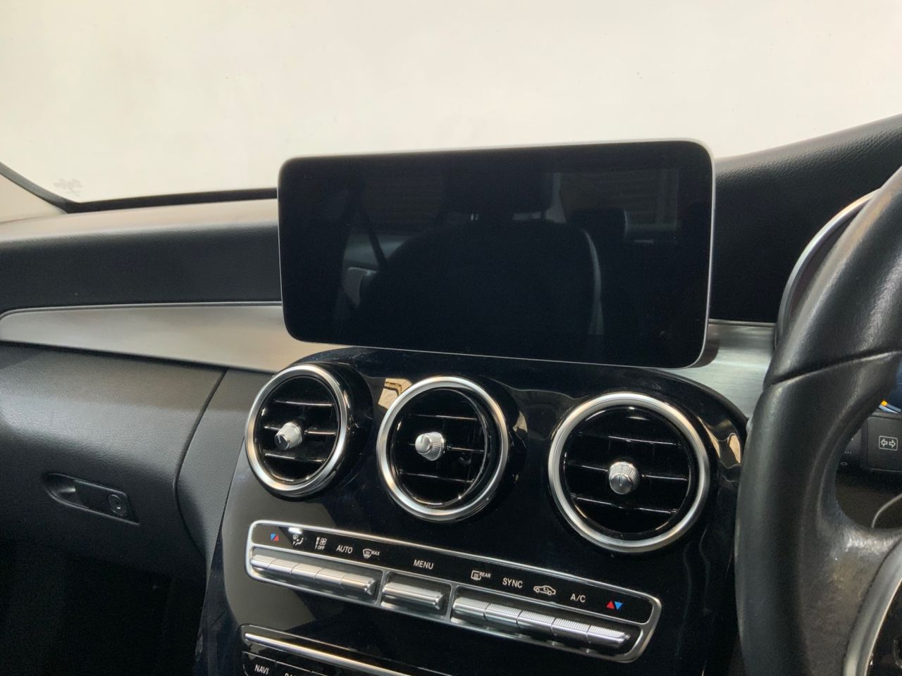 2018 MERCEDES C CLASS 1.5 C200 MHEV EQ Boost Sport (Premium) Saloon 4dr Petrol G-Tronic+ Euro 6 ( - vehicle photo 17 for sale on PureCar