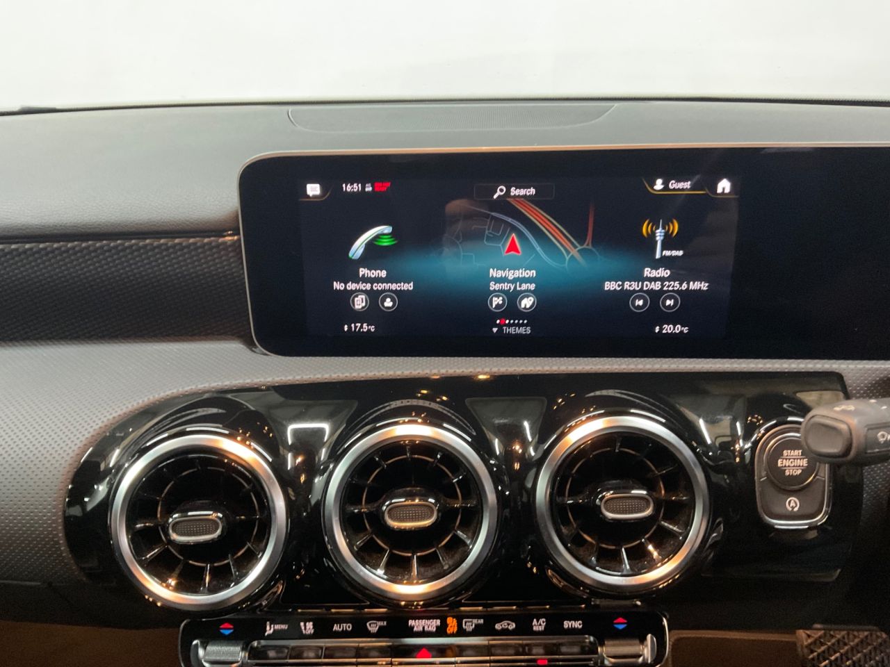 2020 MERCEDES A CLASS 2.0 A200d Sport (Executive) Hatchback 5dr Diesel 8G-DCT Euro 6 (s/s) (150 p - vehicle photo 25 for sale on PureCar
