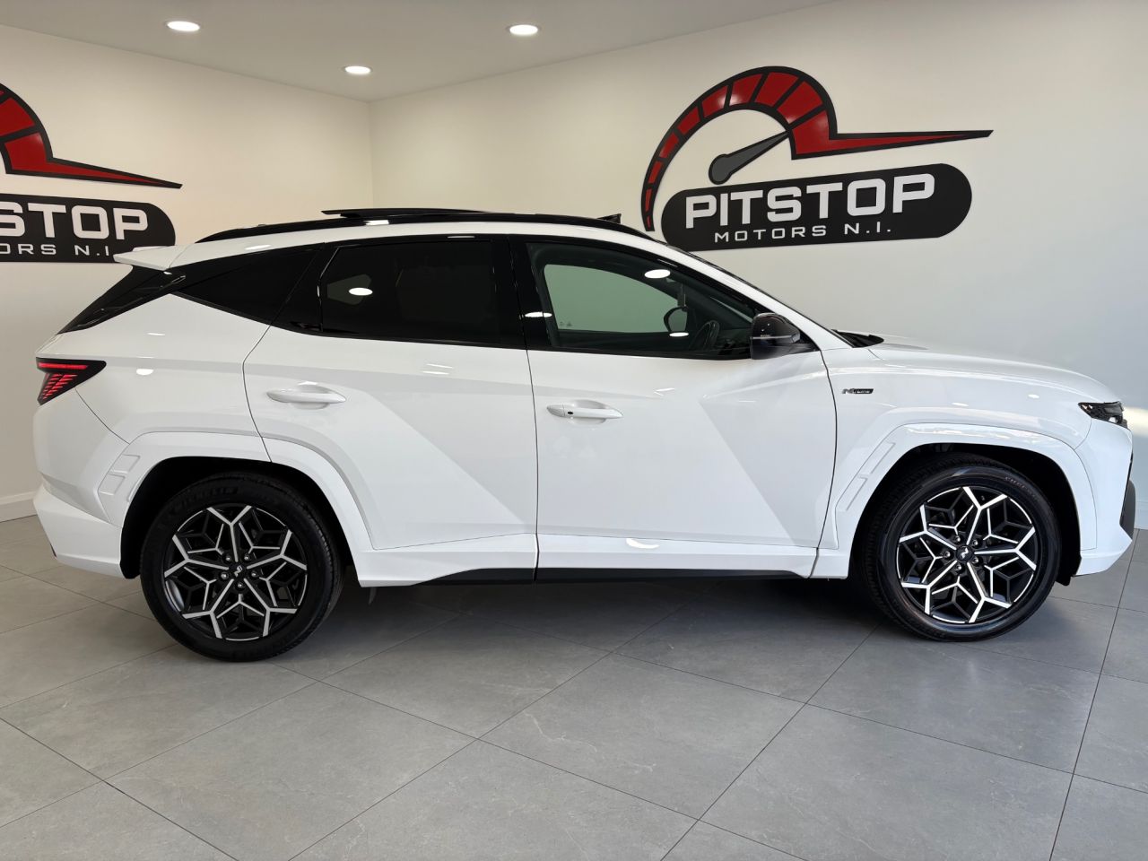2023 HYUNDAI TUCSON 1.6 h T-GDi N Line S SUV 5dr Petrol Hybrid Auto Euro 6 (s/s) (230 ps) - vehicle photo 5 for sale on PureCar