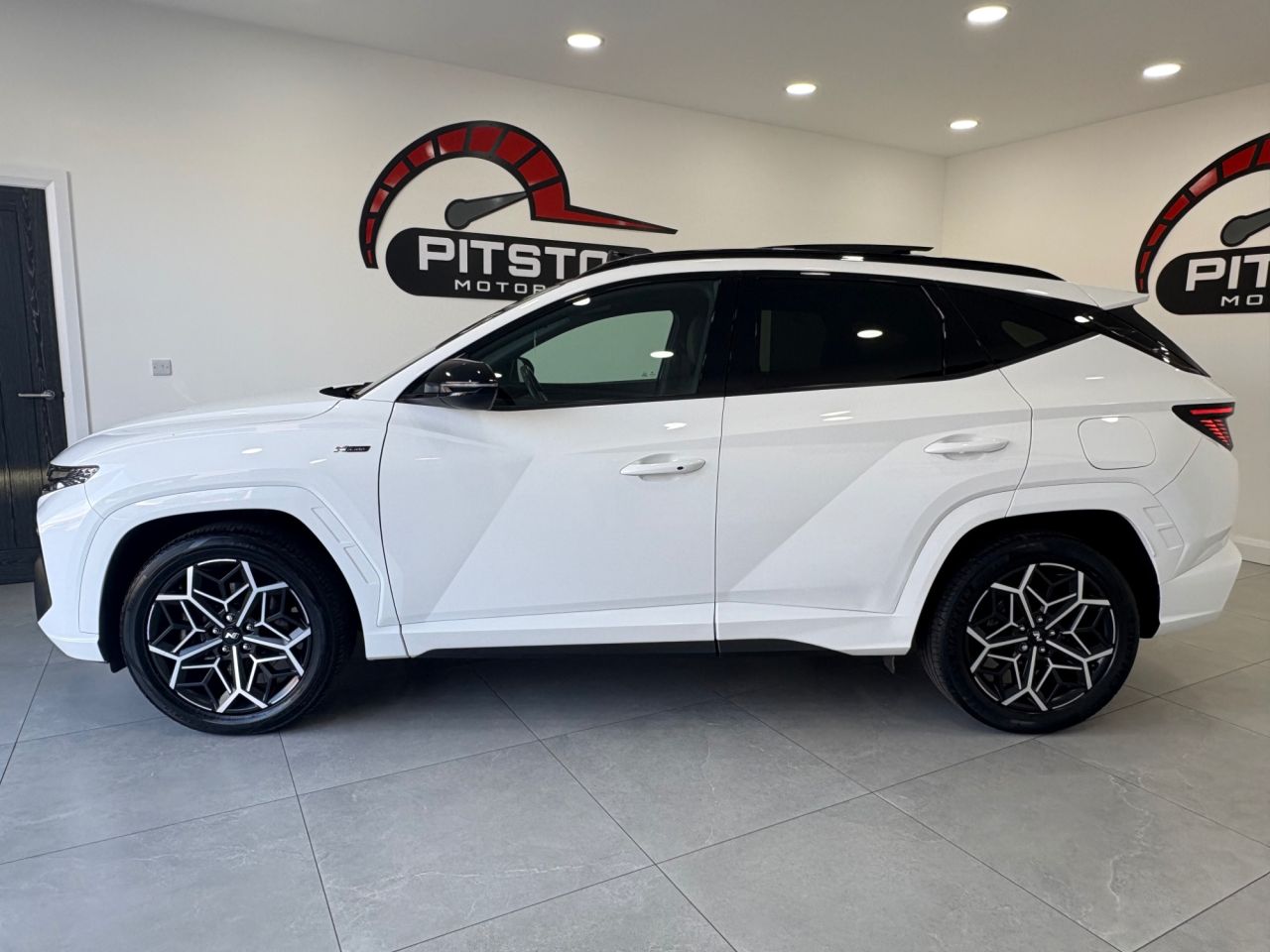 2023 HYUNDAI TUCSON 1.6 h T-GDi N Line S SUV 5dr Petrol Hybrid Auto Euro 6 (s/s) (230 ps) - vehicle photo 6 for sale on PureCar