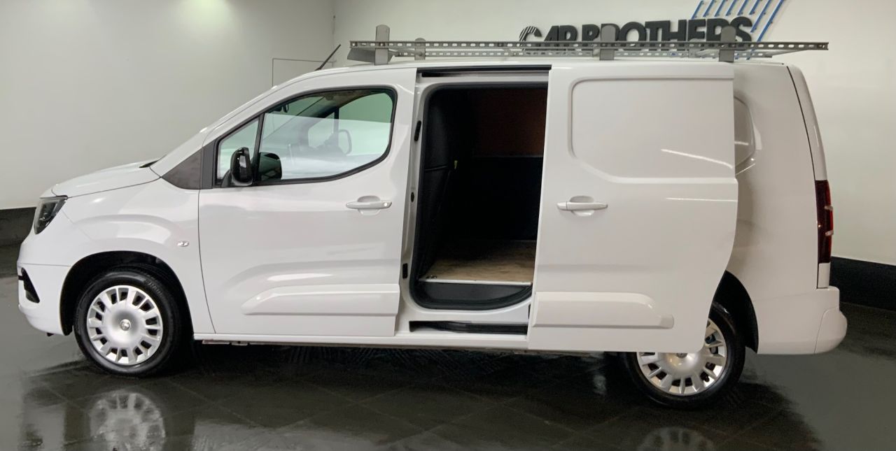 2023 VAUXHALL COMBO 1.5 Turbo D 2300 Pro Panel Van 6dr Diesel Manual L2 H1 Euro 6 (s/s) (100 ps - vehicle photo 7 for sale on PureCar
