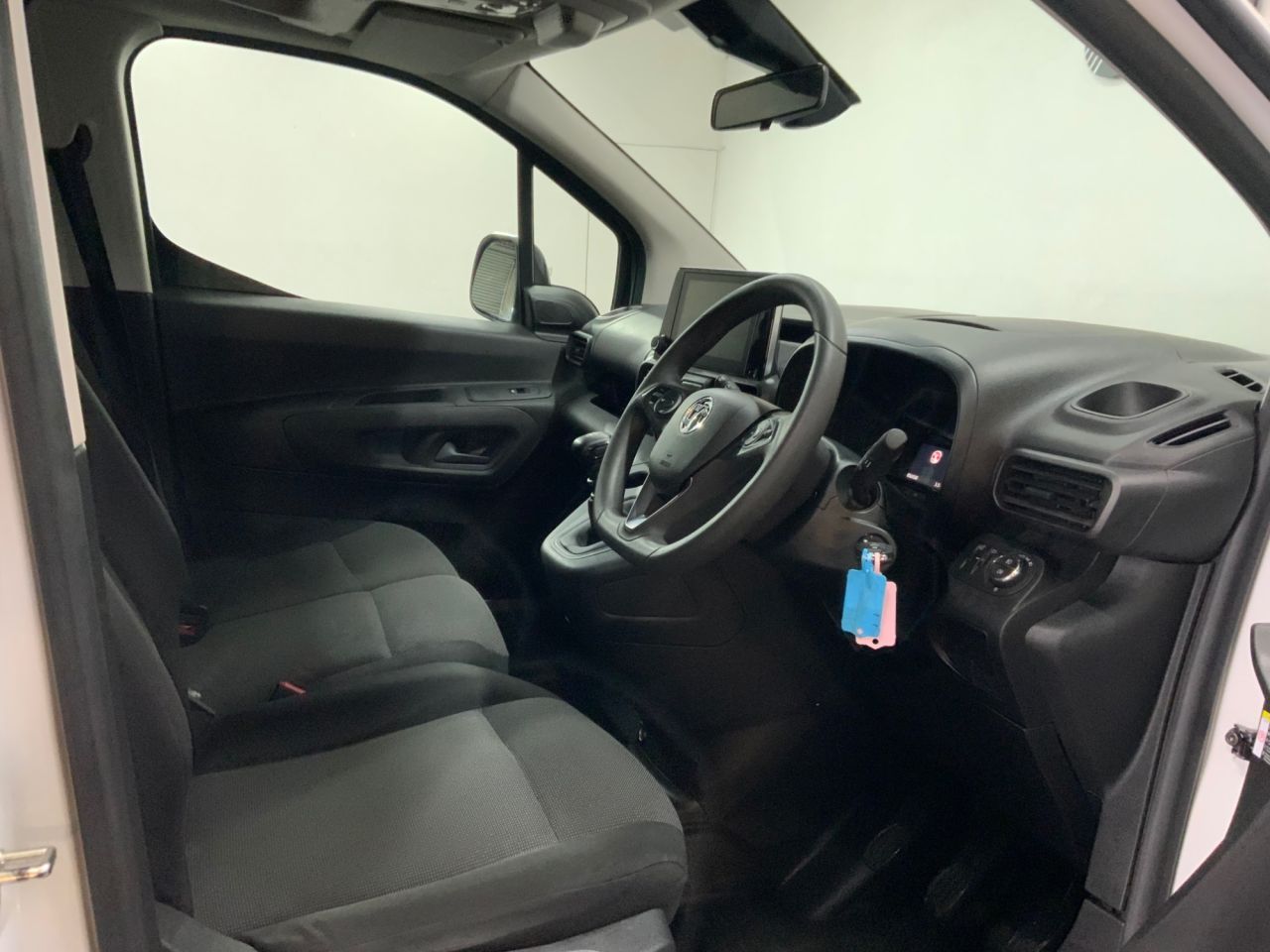 2023 VAUXHALL COMBO 1.5 Turbo D 2300 Pro Panel Van 6dr Diesel Manual L2 H1 Euro 6 (s/s) (100 ps - vehicle photo 16 for sale on PureCar