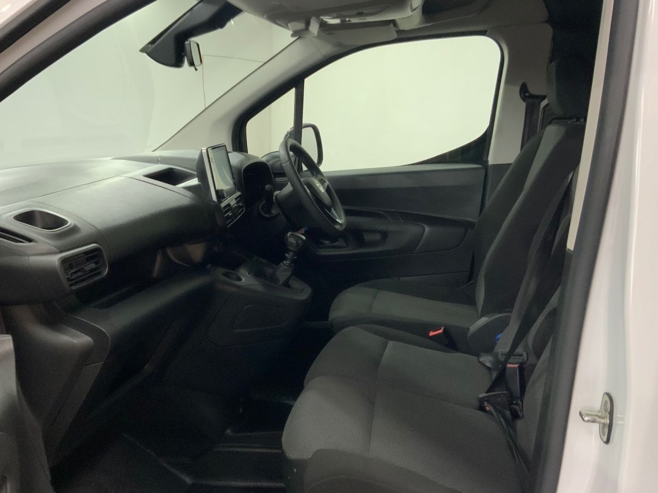 2023 VAUXHALL COMBO 1.5 Turbo D 2300 Pro Panel Van 6dr Diesel Manual L2 H1 Euro 6 (s/s) (100 ps - vehicle photo 17 for sale on PureCar