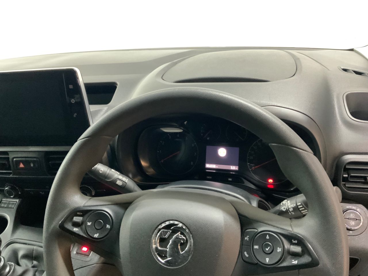 2023 VAUXHALL COMBO 1.5 Turbo D 2300 Pro Panel Van 6dr Diesel Manual L2 H1 Euro 6 (s/s) (100 ps - vehicle photo 18 for sale on PureCar