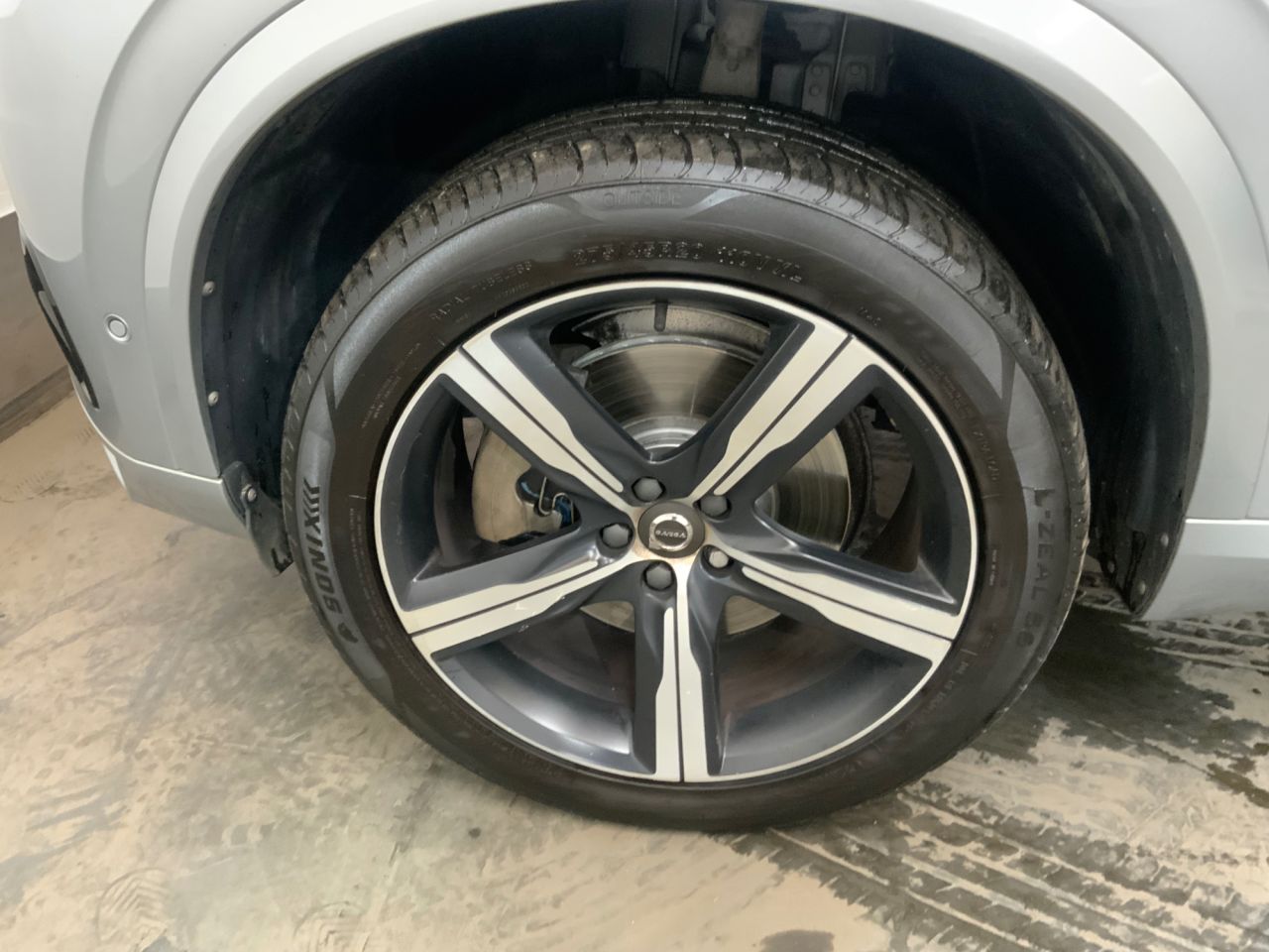 2017 VOLVO XC90 2.0 D5 PowerPulse R-Design SUV 5dr Diesel Auto 4WD Euro 6 (s/s) (235 ps) - vehicle photo 14 for sale on PureCar