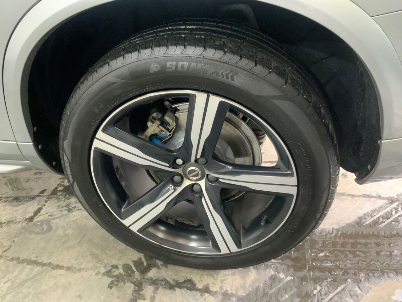 2017 VOLVO XC90 2.0 D5 PowerPulse R-Design SUV 5dr Diesel Auto 4WD Euro 6 (s/s) (235 ps) - vehicle photo 15 for sale on PureCar