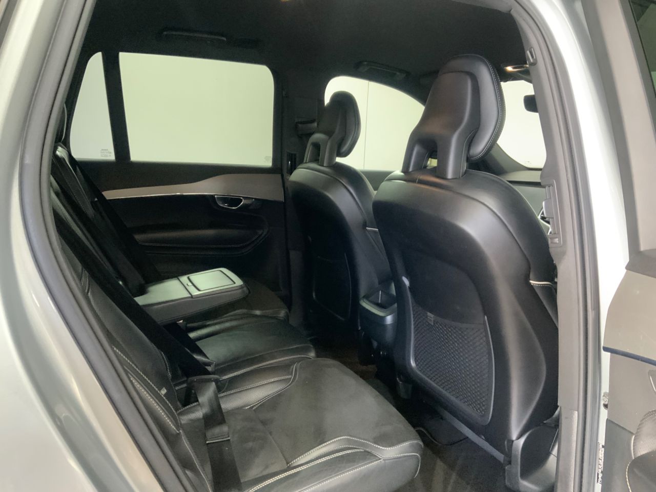 2017 VOLVO XC90 2.0 D5 PowerPulse R-Design SUV 5dr Diesel Auto 4WD Euro 6 (s/s) (235 ps) - vehicle photo 18 for sale on PureCar
