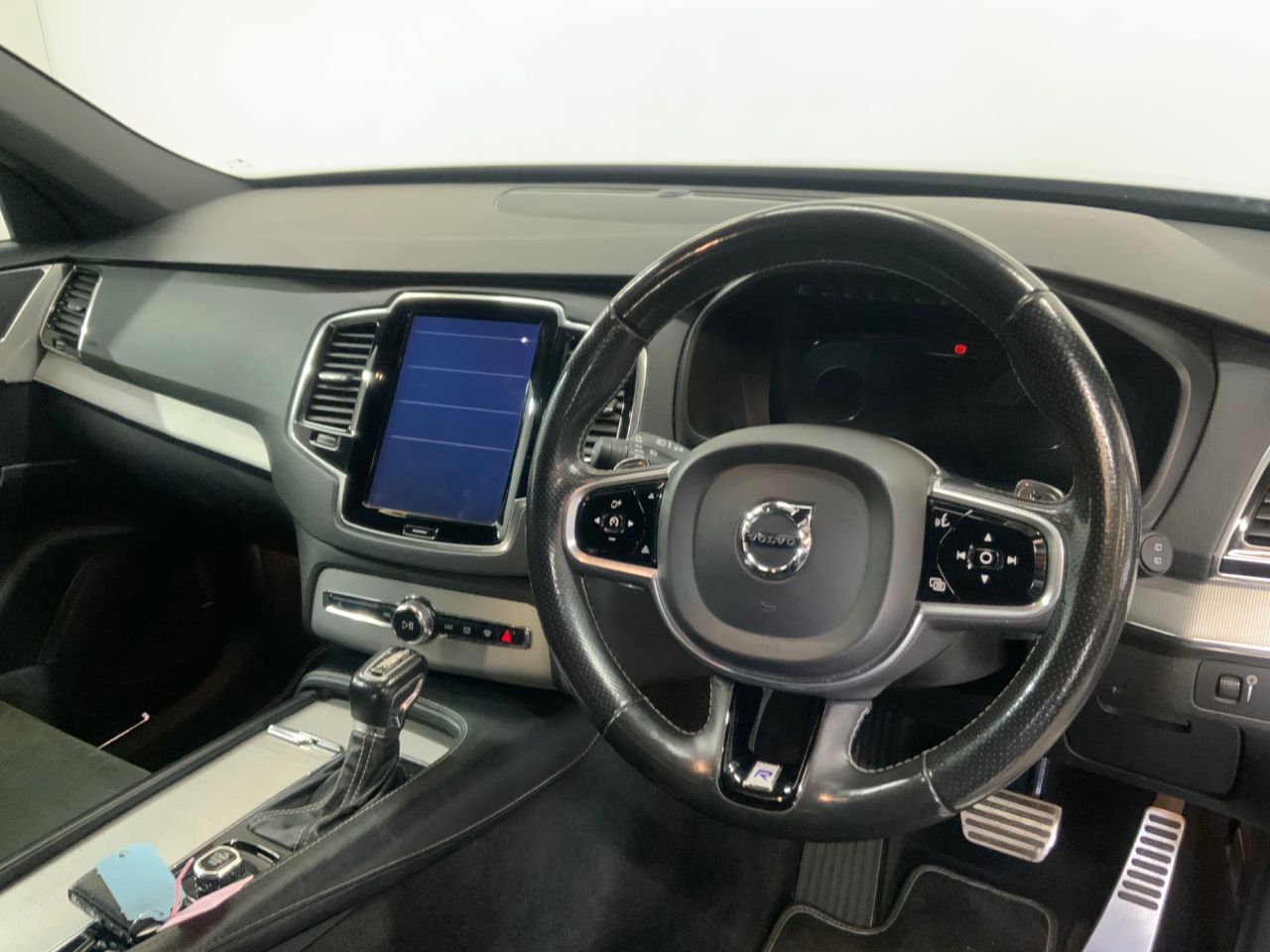 2017 VOLVO XC90 2.0 D5 PowerPulse R-Design SUV 5dr Diesel Auto 4WD Euro 6 (s/s) (235 ps) - vehicle photo 21 for sale on PureCar