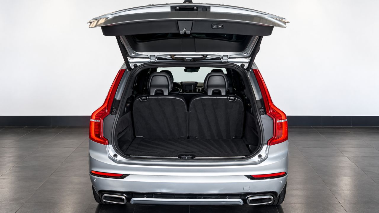2017 VOLVO XC90 2.0 D5 PowerPulse R-Design SUV 5dr Diesel Auto 4WD Euro 6 (s/s) (235 ps) - vehicle photo 9 for sale on PureCar