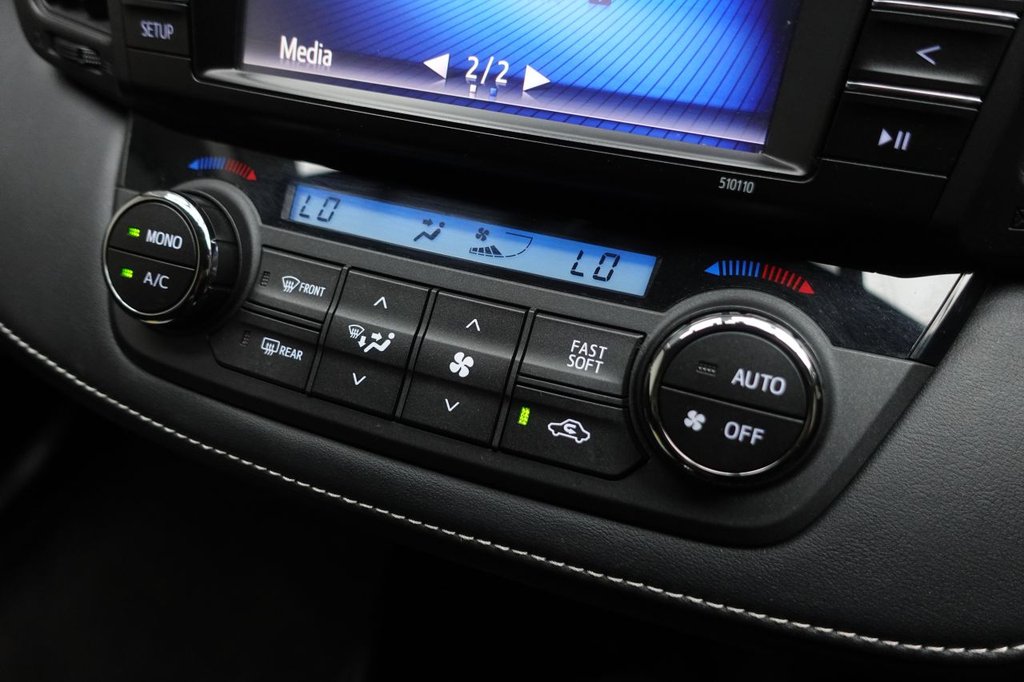 2016 Toyota RAV4 — image 21
