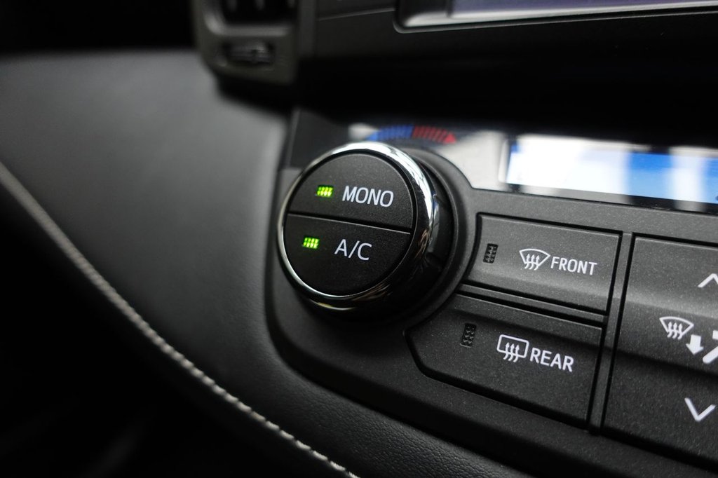 2016 Toyota RAV4 — image 22