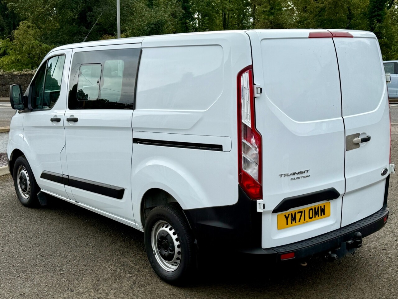 2022 FORD TRANSIT CUSTOM 2.0 300 EcoBlue Leader Crew Van Double Cab 5dr Diesel Manual L1 H1 Euro 6 ( - vehicle photo 4 for sale on PureCar