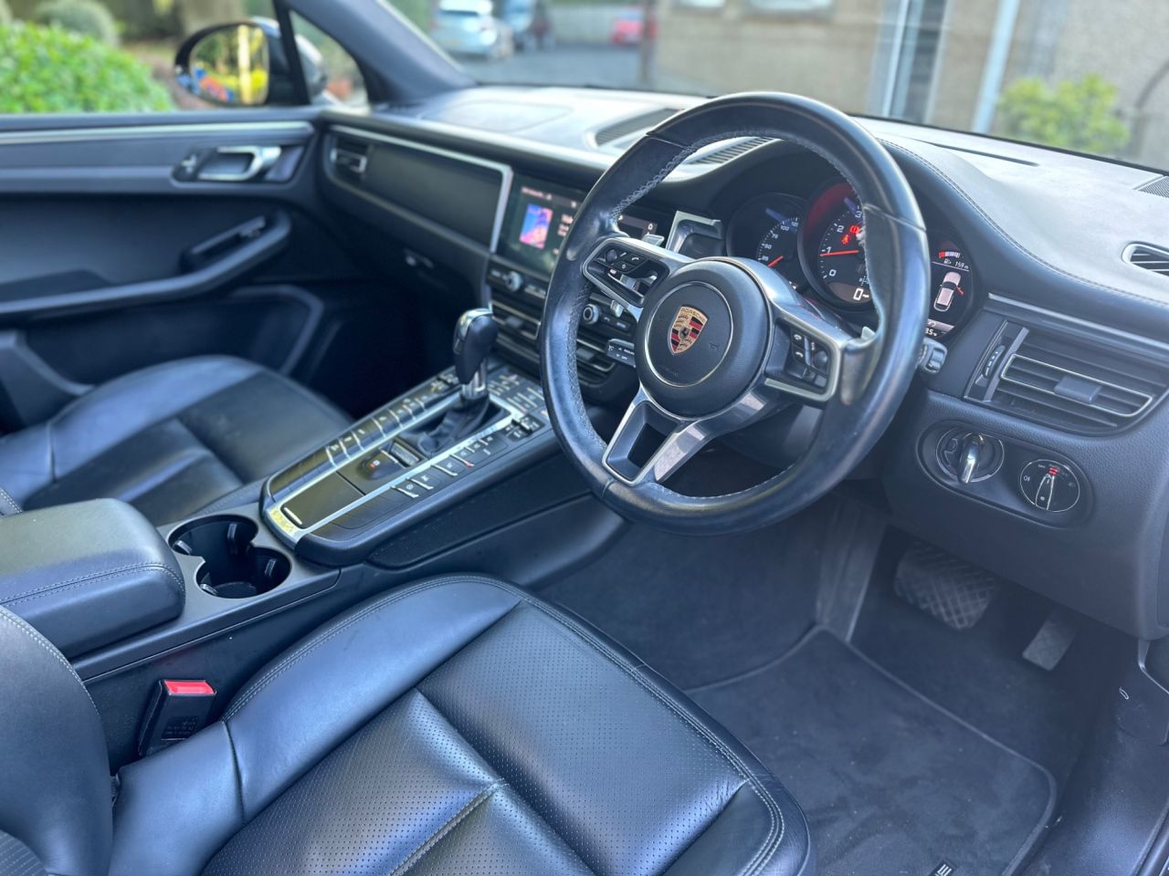 2019 PORSCHE MACAN 2.0T SUV 5dr Petrol PDK 4WD Euro 6 (s/s) (245 ps) - vehicle photo 9 for sale on PureCar