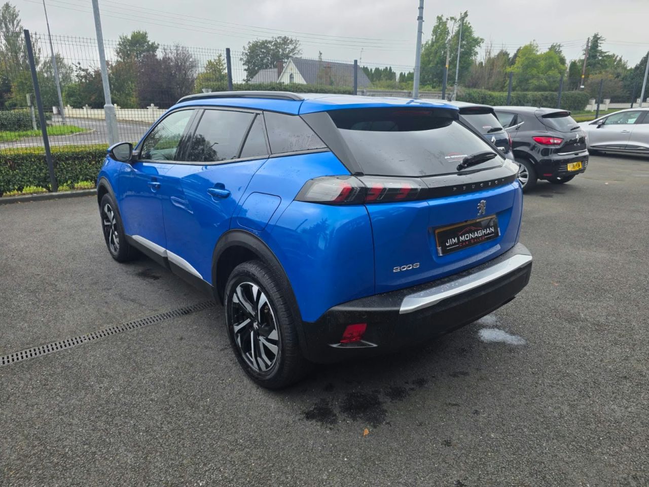 2022 PEUGEOT 1.2 PureTech Allure Premium SUV 5dr Petrol Manual Euro 6 (s/s) (100 ps) - vehicle photo 6 for sale on PureCar
