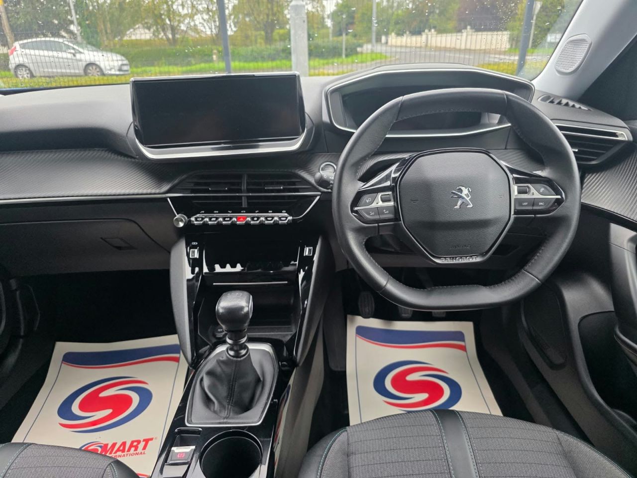 2022 PEUGEOT 1.2 PureTech Allure Premium SUV 5dr Petrol Manual Euro 6 (s/s) (100 ps) - vehicle photo 9 for sale on PureCar