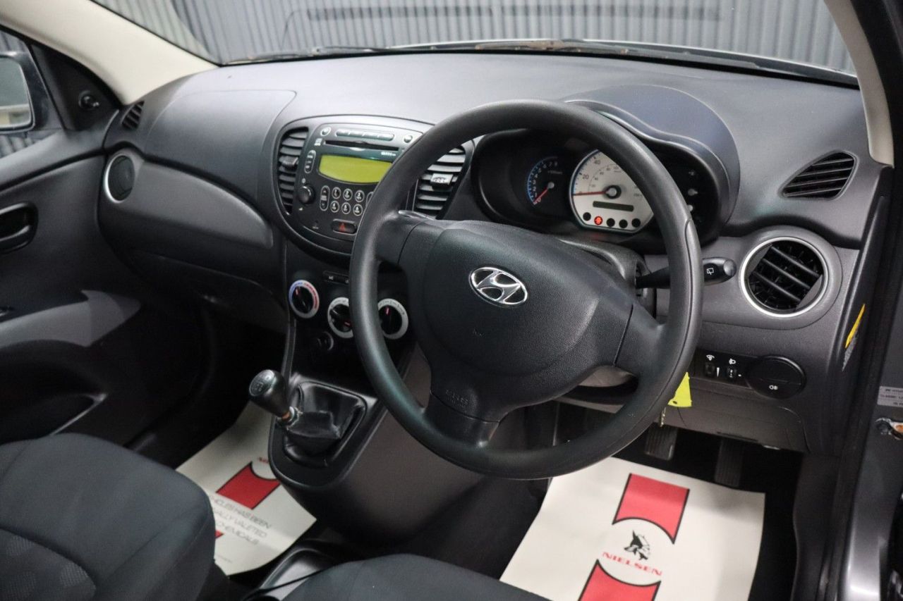 2011 HYUNDAI I10 1.2 Classic Hatchback 5dr Petrol Manual Euro 4 (77 bhp) LONG MOT / ONLY £35 - vehicle photo 28 for sale on PureCar