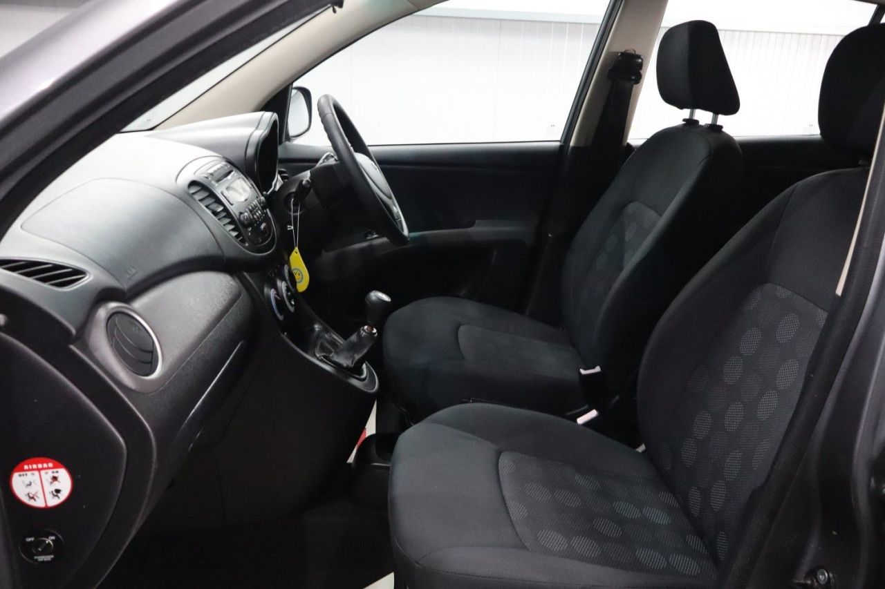 2011 HYUNDAI I10 1.2 Classic Hatchback 5dr Petrol Manual Euro 4 (77 bhp) LONG MOT / ONLY £35 - vehicle photo 31 for sale on PureCar