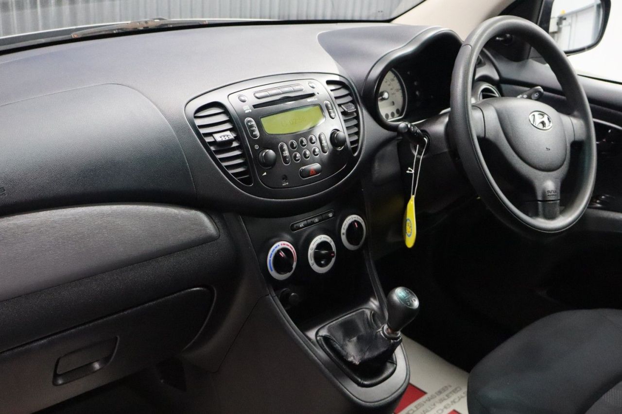 2011 HYUNDAI I10 1.2 Classic Hatchback 5dr Petrol Manual Euro 4 (77 bhp) LONG MOT / ONLY £35 - vehicle photo 32 for sale on PureCar