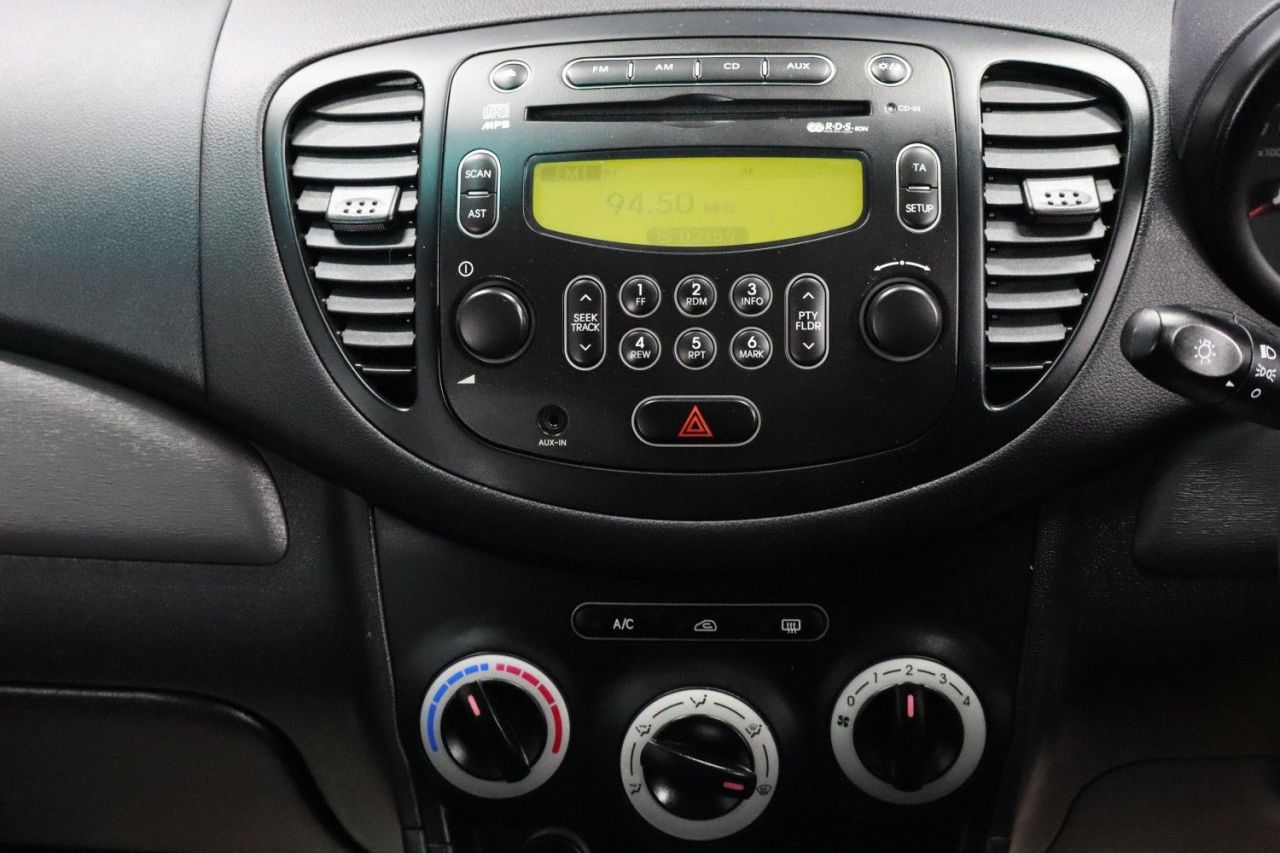 2011 HYUNDAI I10 1.2 Classic Hatchback 5dr Petrol Manual Euro 4 (77 bhp) LONG MOT / ONLY £35 - vehicle photo 36 for sale on PureCar