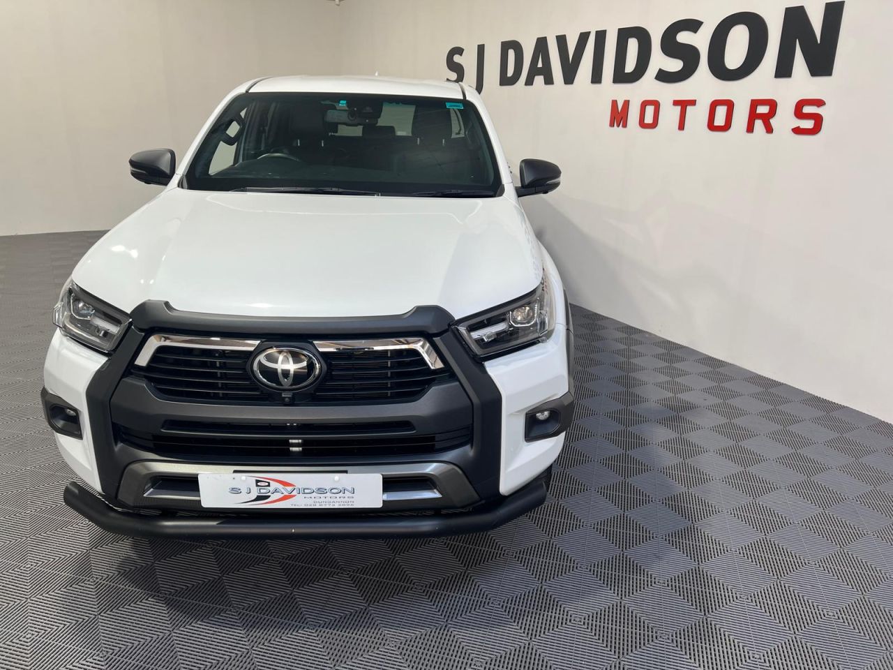 2023 TOYOTA HILUX 2.8 D-4D Invincible X Pickup Double Cab 4dr Diesel Auto 4WD Euro 6 (s/s) (2 - vehicle photo 9 for sale on PureCar