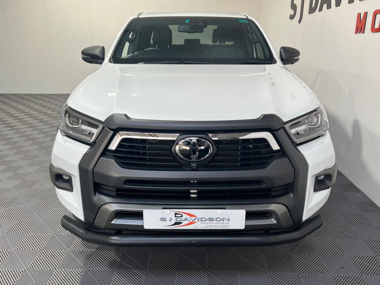 2023 TOYOTA HILUX 2.8 D-4D Invincible X Pickup Double Cab 4dr Diesel Auto 4WD Euro 6 (s/s) (2 - vehicle photo 8 for sale on PureCar
