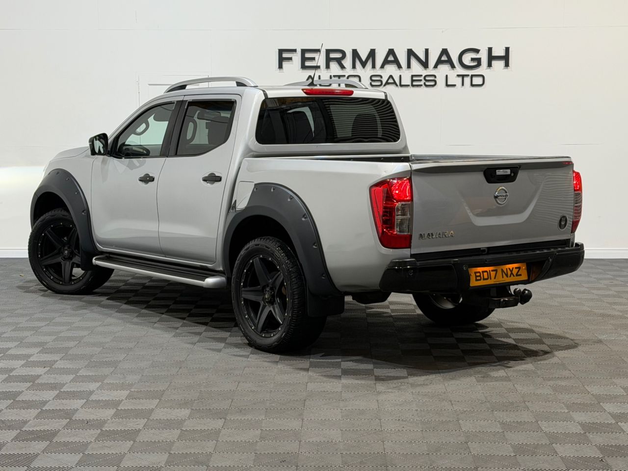 2017 NISSAN NAVARA 2.3 dCi Tekna Pickup Double Cab 4dr Diesel Manual 4WD Euro 6 (s/s) (190 ps) - vehicle photo 3 for sale on PureCar