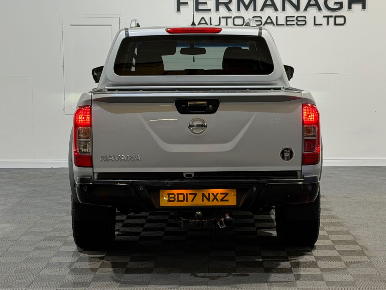 2017 NISSAN NAVARA 2.3 dCi Tekna Pickup Double Cab 4dr Diesel Manual 4WD Euro 6 (s/s) (190 ps) - vehicle photo 8 for sale on PureCar