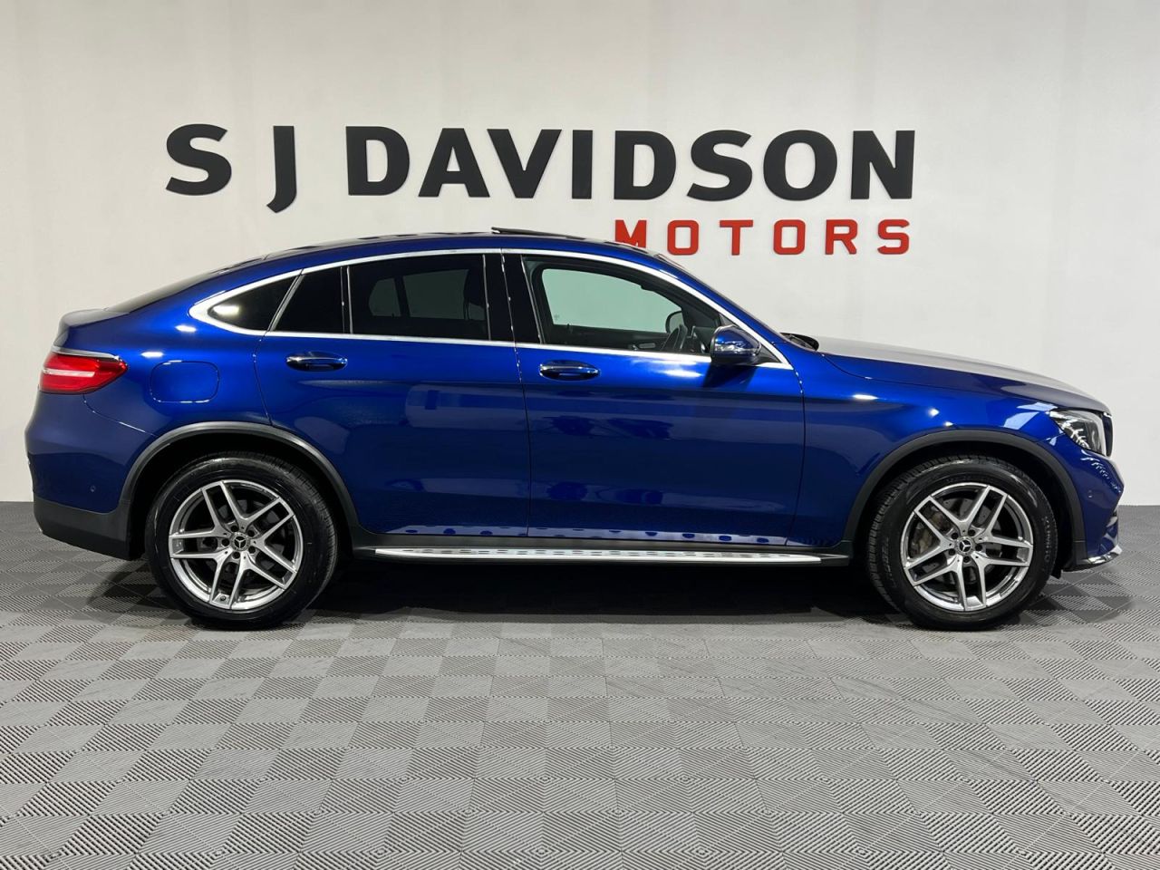 2019 MERCEDES GLC 2.1 GLC220d AMG Line (Premium) Coupe 5dr Diesel G-Tronic+ 4MATIC Euro 6 (s/ - vehicle photo 6 for sale on PureCar
