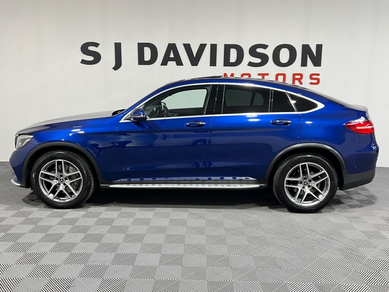 2019 MERCEDES GLC 2.1 GLC220d AMG Line (Premium) Coupe 5dr Diesel G-Tronic+ 4MATIC Euro 6 (s/ - vehicle photo 7 for sale on PureCar