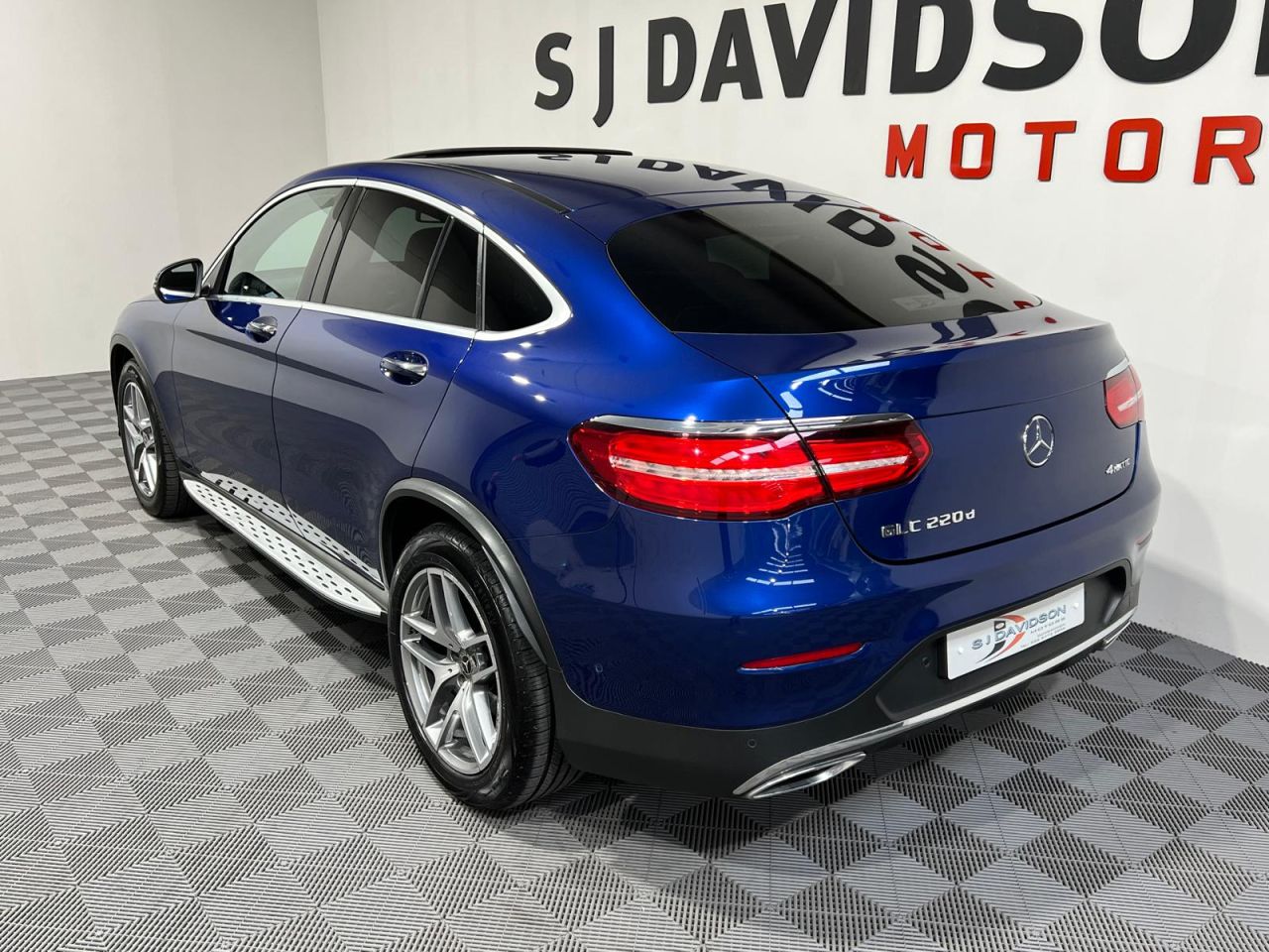 2019 MERCEDES GLC 2.1 GLC220d AMG Line (Premium) Coupe 5dr Diesel G-Tronic+ 4MATIC Euro 6 (s/ - vehicle photo 2 for sale on PureCar
