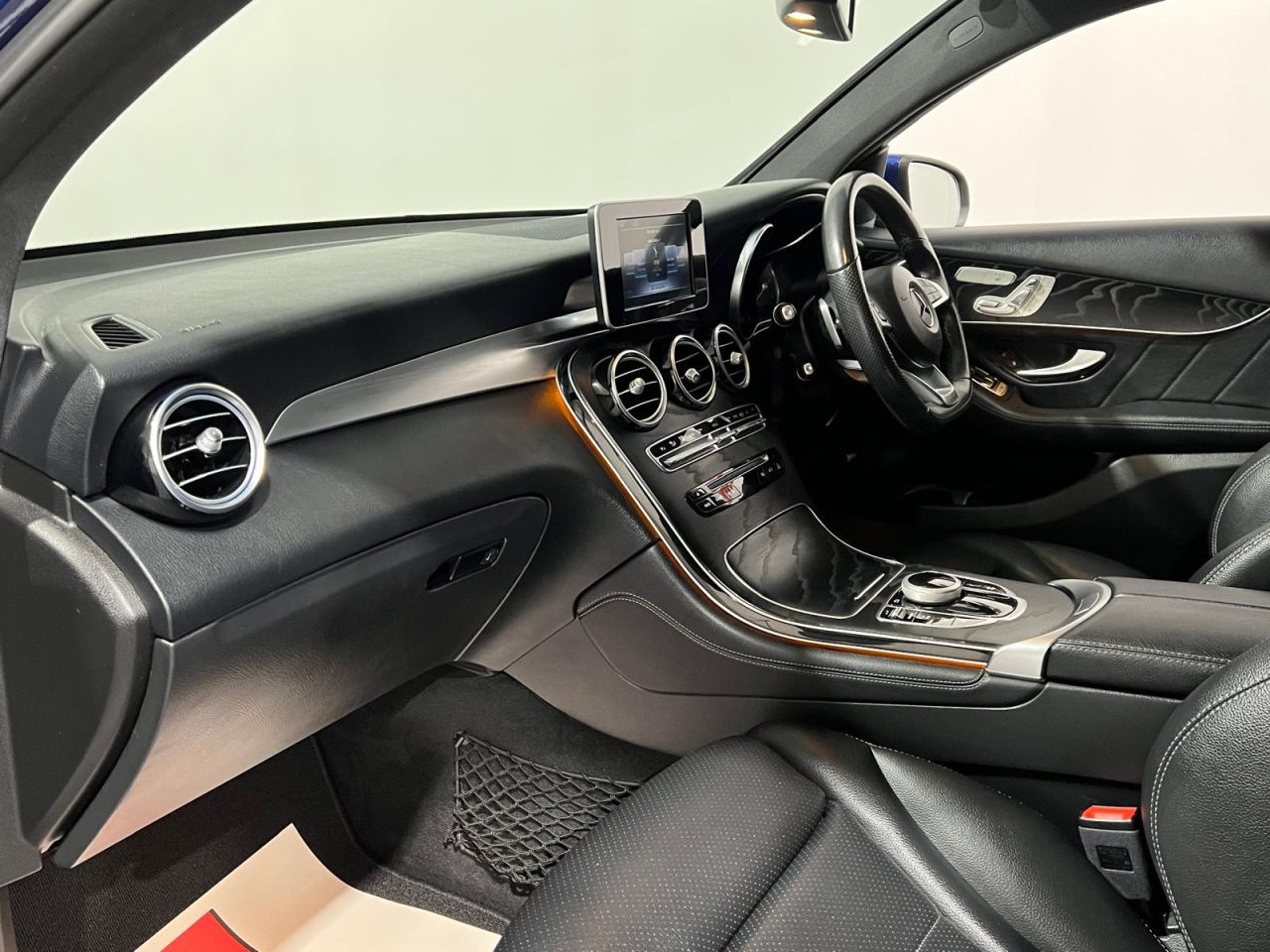 2019 MERCEDES GLC 2.1 GLC220d AMG Line (Premium) Coupe 5dr Diesel G-Tronic+ 4MATIC Euro 6 (s/ - vehicle photo 4 for sale on PureCar