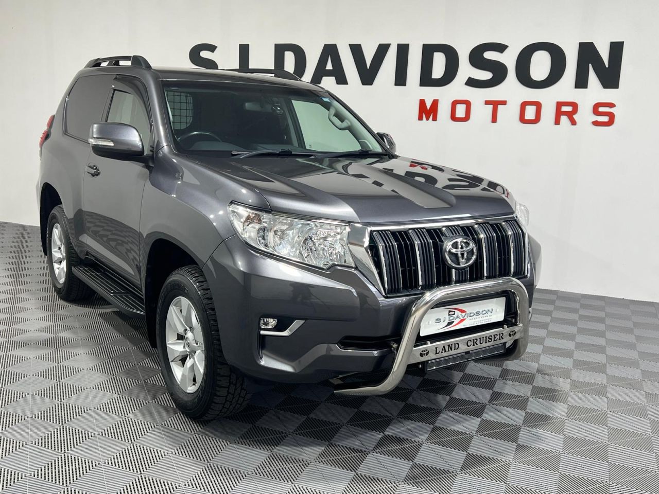 2022 TOYOTA LAND CRUISER 2.8D Active (Navi) Panel Van 3dr Diesel Auto 4WD SWB Euro 6 (s/s) (204 ps) - vehicle photo 7 for sale on PureCar