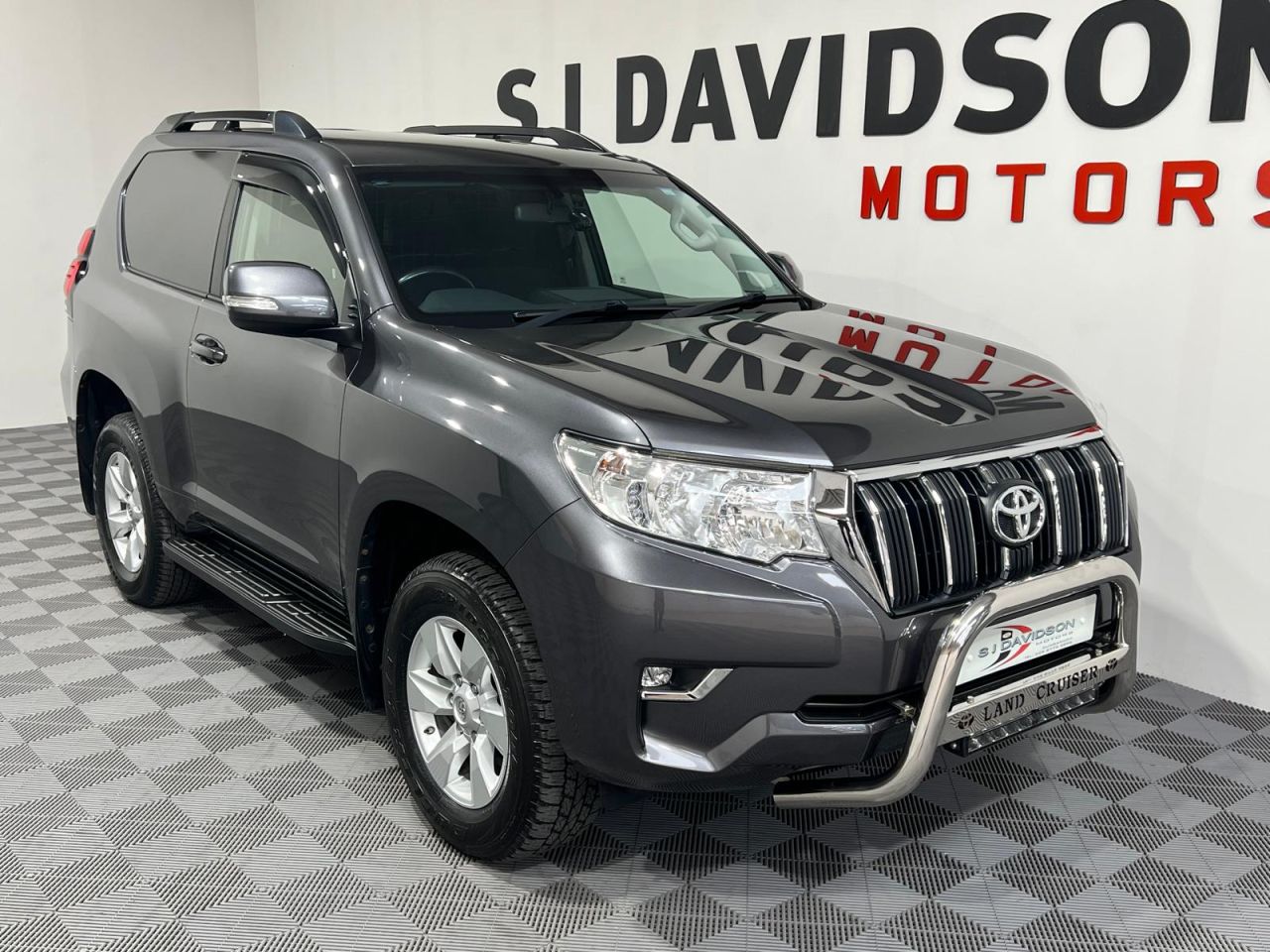2022 TOYOTA LAND CRUISER 2.8D Active (Navi) Panel Van 3dr Diesel Auto 4WD SWB Euro 6 (s/s) (204 ps) - vehicle photo 5 for sale on PureCar