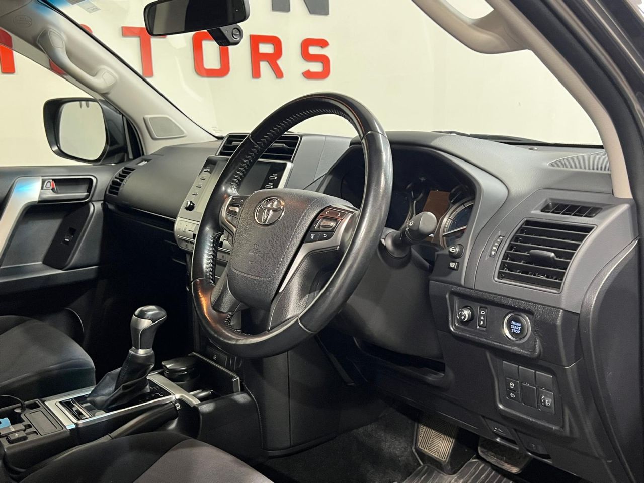 2022 TOYOTA LAND CRUISER 2.8D Active (Navi) Panel Van 3dr Diesel Auto 4WD SWB Euro 6 (s/s) (204 ps) - vehicle photo 9 for sale on PureCar