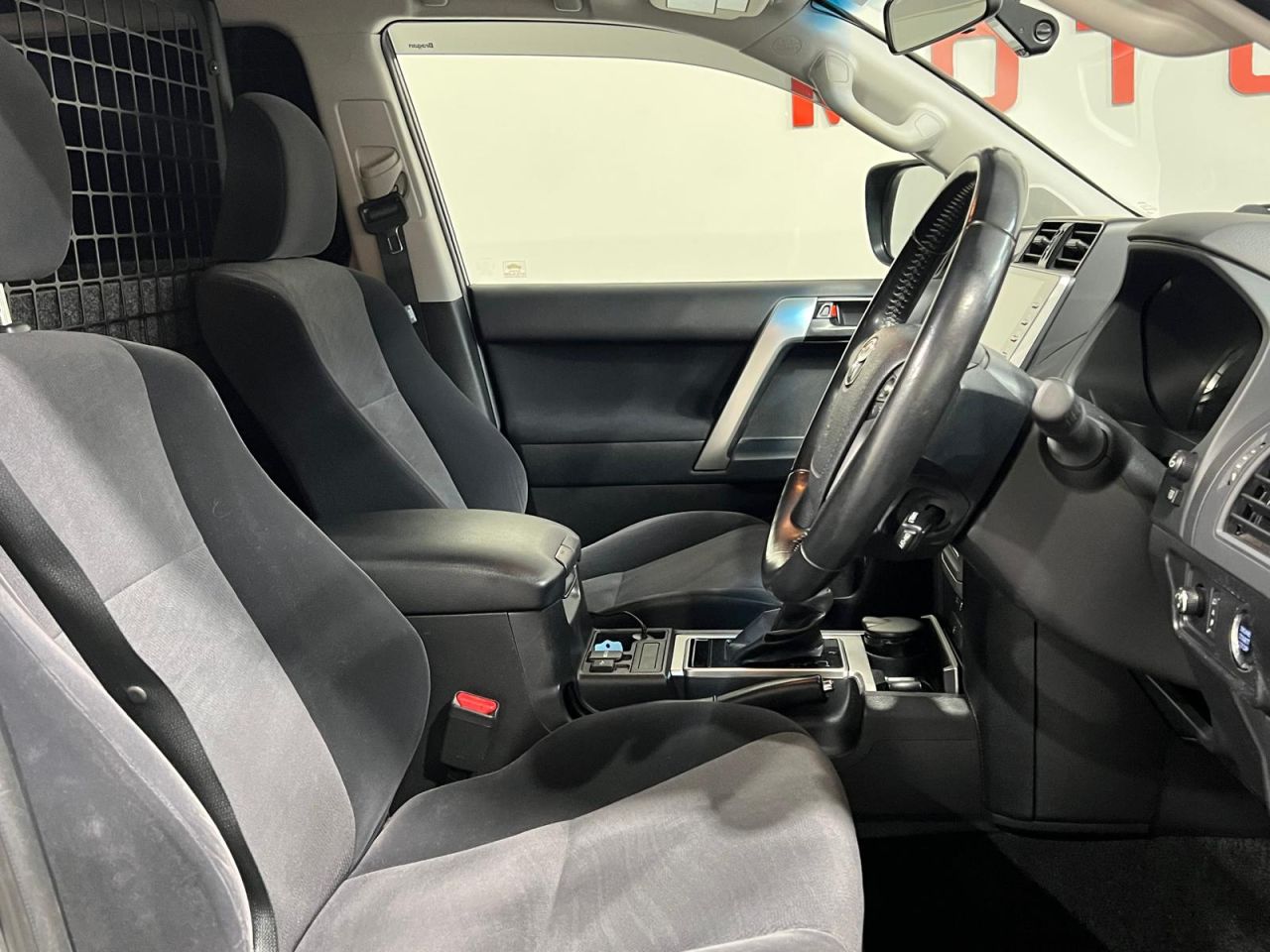 2022 TOYOTA LAND CRUISER 2.8D Active (Navi) Panel Van 3dr Diesel Auto 4WD SWB Euro 6 (s/s) (204 ps) - vehicle photo 3 for sale on PureCar