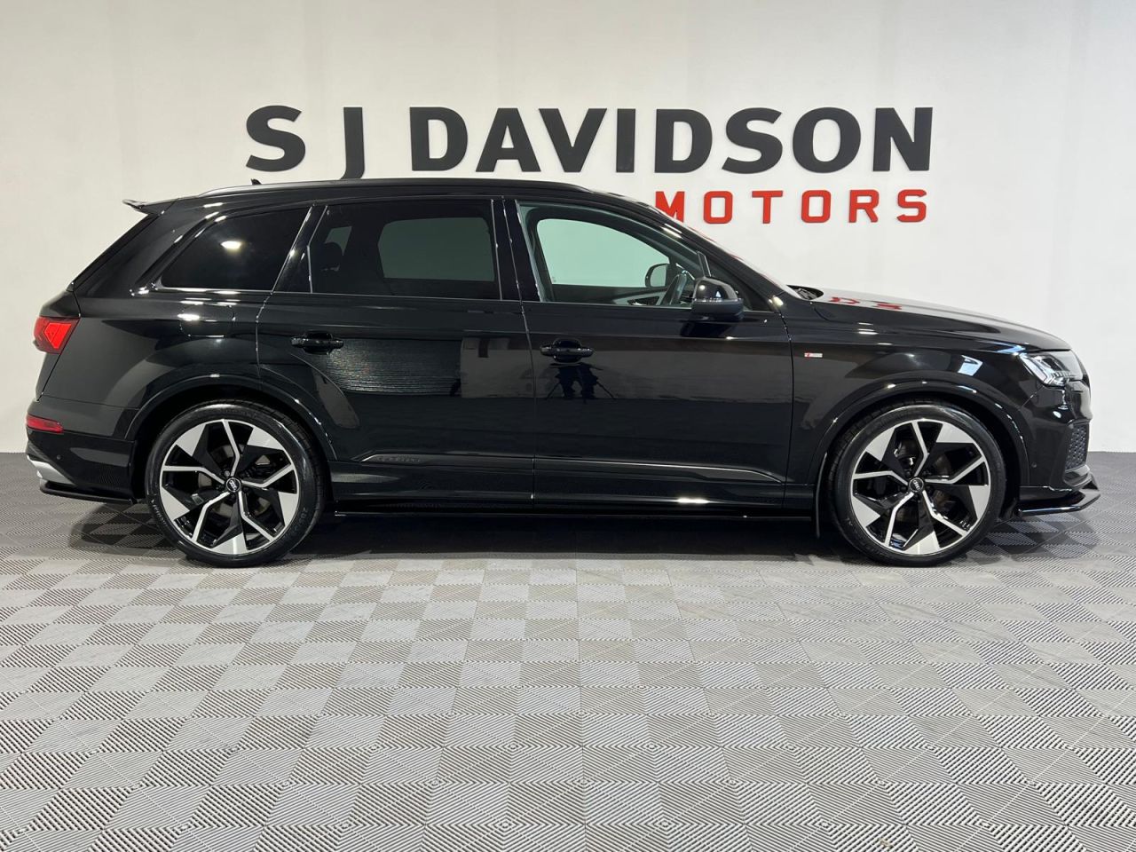 2024 AUDI Q7 Black Edition - vehicle photo 7 for sale on PureCar