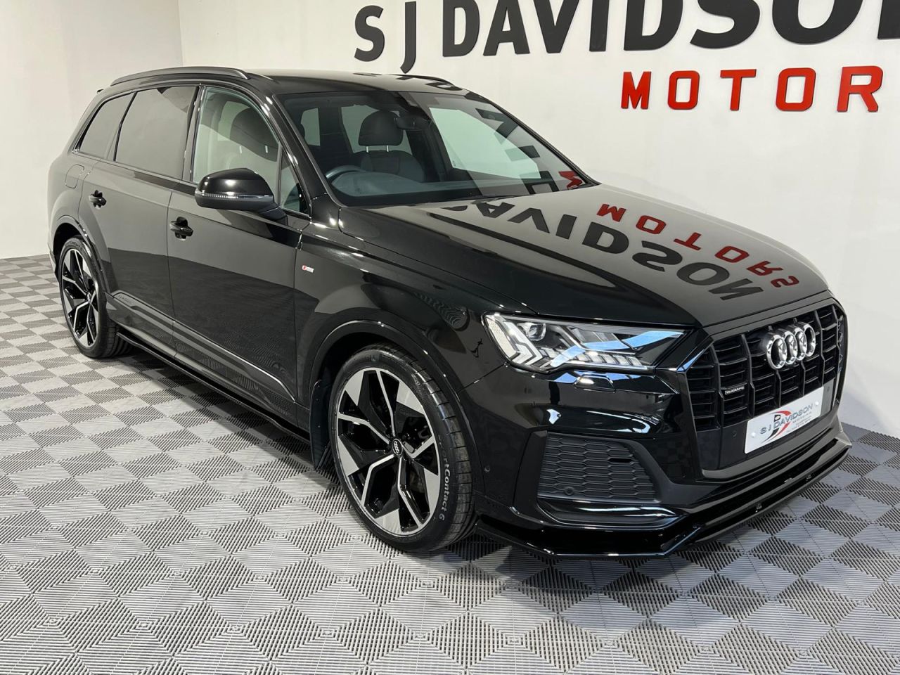 2024 AUDI Q7 Black Edition - vehicle photo 9 for sale on PureCar