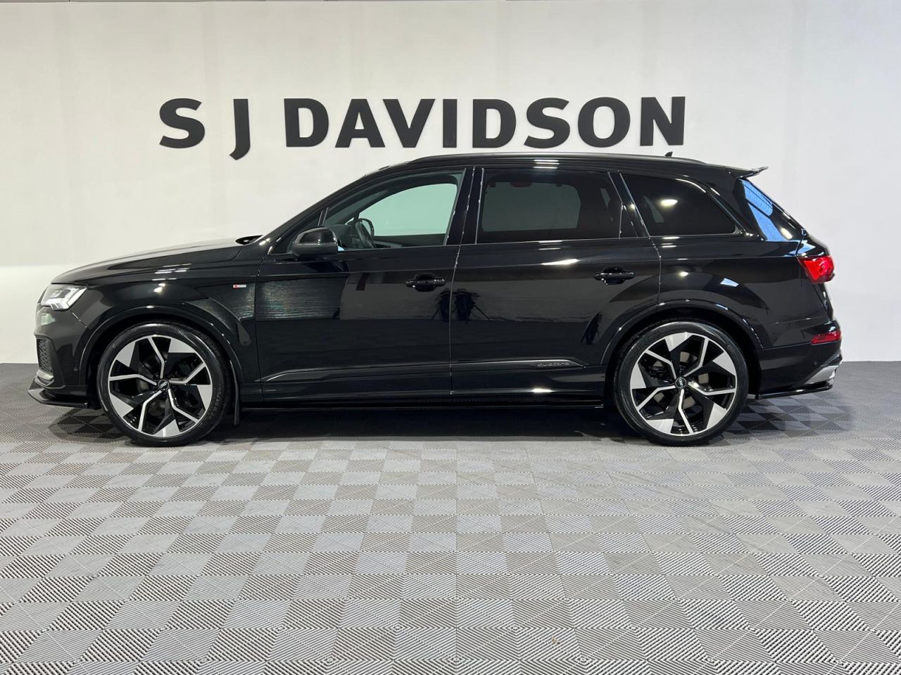 2024 AUDI Q7 Black Edition - vehicle photo 8 for sale on PureCar