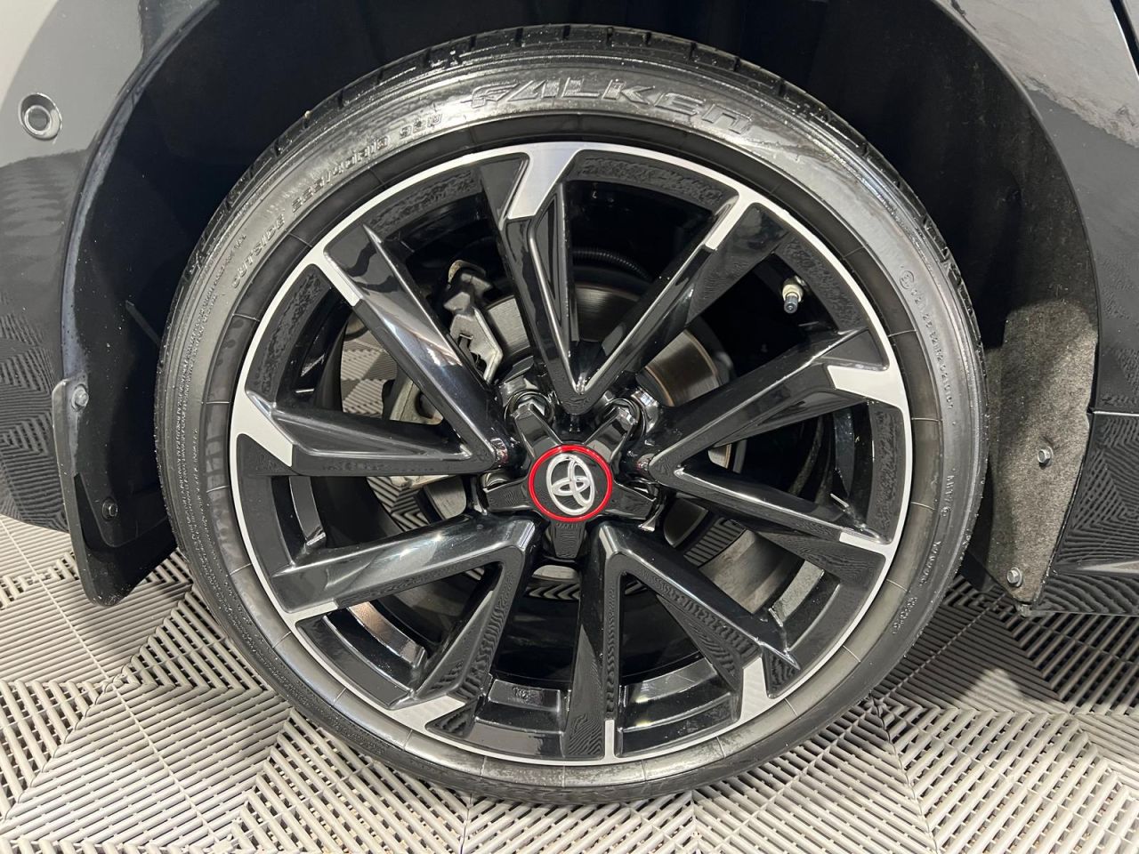 2023 TOYOTA COROLLA 1.8 VVT-h GR SPORT Hatchback 5dr Petrol Hybrid CVT Euro 6 (s/s) (140 ps) - vehicle photo 17 for sale on PureCar