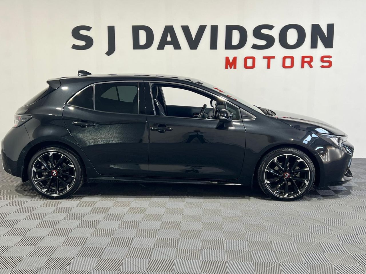 2023 TOYOTA COROLLA 1.8 VVT-h GR SPORT Hatchback 5dr Petrol Hybrid CVT Euro 6 (s/s) (140 ps) - vehicle photo 5 for sale on PureCar