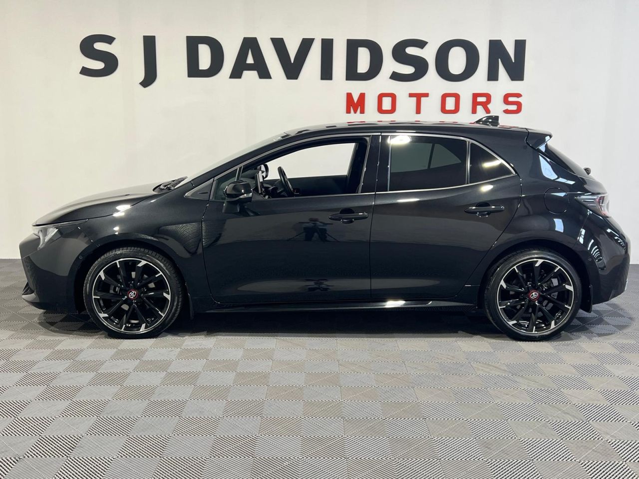 2023 TOYOTA COROLLA 1.8 VVT-h GR SPORT Hatchback 5dr Petrol Hybrid CVT Euro 6 (s/s) (140 ps) - vehicle photo 6 for sale on PureCar
