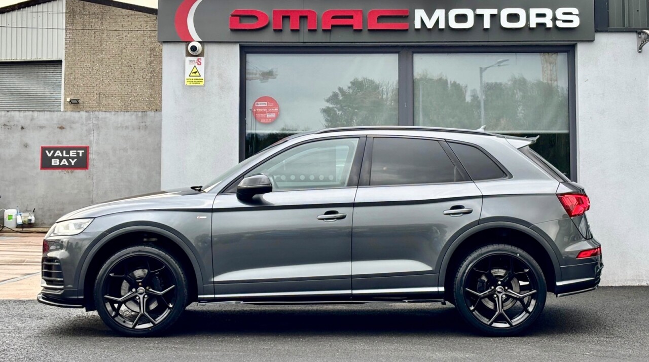 2020 AUDI Q5 Black Edition - vehicle photo 5 for sale on PureCar