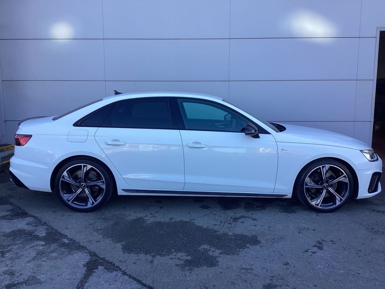 2022 AUDI A4 2.0 TFSI 35 Black Edition Saloon 4dr Petrol S Tronic Euro 6 (s/s) (150 ps) - vehicle photo 5 for sale on PureCar